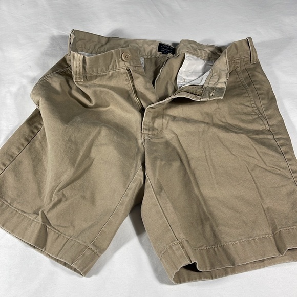 J. Crew mens khaki Gramercy flat front 8.5" inseam chino shorts - size 32 - Picture 7 of 10